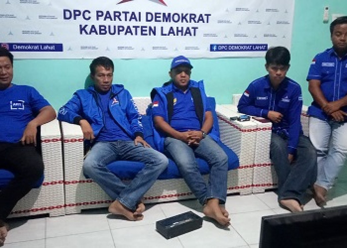 DPC Demokrat Lahat Dengarkan Pidato Politik AHY 