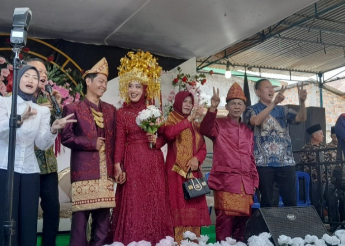 Cawabup Lahat Widia Ningsih Hadiri Tasyakuran Pernikahan Di Pajar Bulan Simak Pesan Kak Wari Untuk Warga Lahat