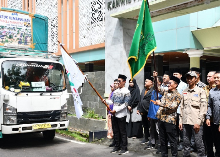 FOZ Sumatera Selatan Berangkatkan Tiga Truk Bantuan untuk Bencana di Aceh, Sumut, dan Sumbar