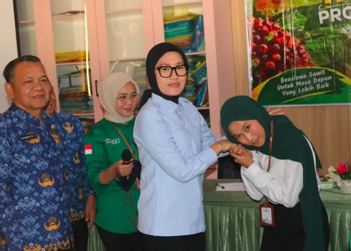 Wabup Widia Ningsih Lepas 35 Mahasiswa Penerima Beasiswa Sawit 2026, Minta Jaga Nama Baik Daerah