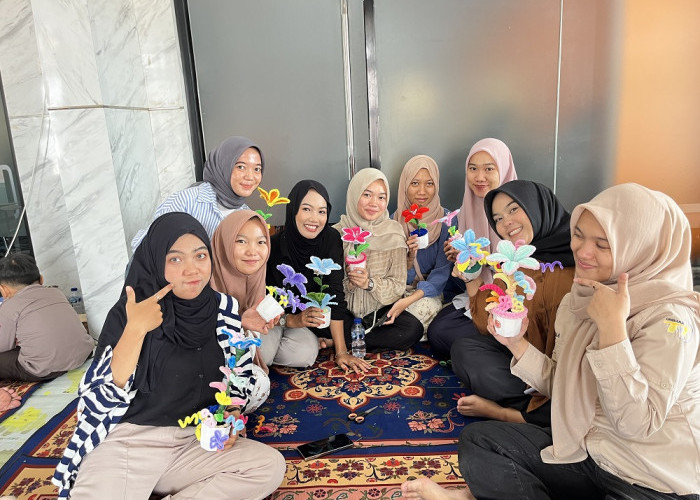 Kreativitas Jadi Modal Utama, PTBA Latih 30 Peserta Kembangkan Kerajinan Pipe Cleaner