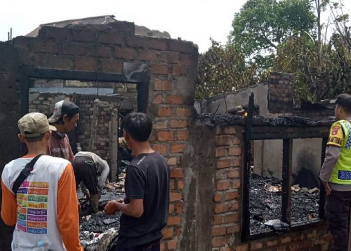 Rumah Amanah Terbakar di Desa Aromantai Jarai