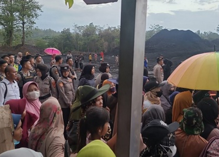 Ini Keluhan Ibu ibu Masyarakat Gumay Talang kepada PT Batu Alam Selaras, Hari ini Ditengahi DPRD Lahat