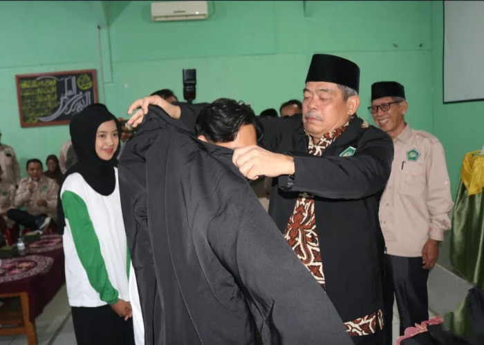 Bupati Kabupaten Lahat Bursah Zarnubi Lepas Mahasiswa Kuliah Kerja Nyata (KKN) STIT YPI Lahat