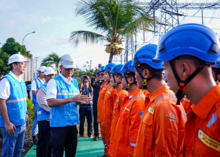 PLN Ingatkan Warga Ancaman Cuaca Ekstrem, Siagakan 69 Ribu Personel Sambut Nataru 2025/2026