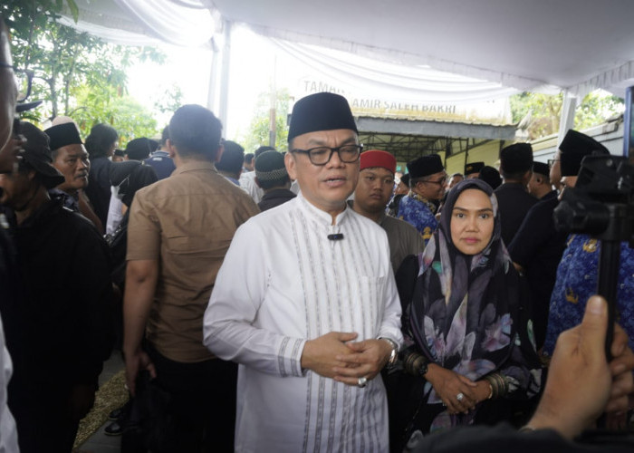 Bupati Empat Lawang Joncik Muhammad Takziah ke Rumah Duka H. Alex Noerdin