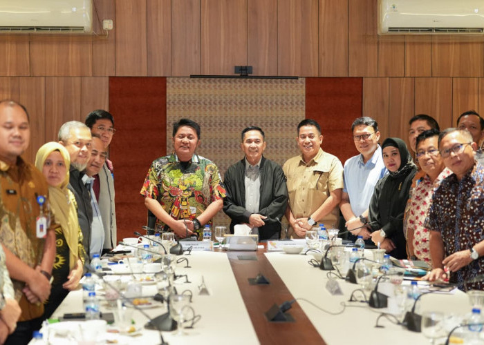 Temui Gubernur Herman Deru, Ratu Dewa Sampaikan Pembangunan Sekolah Rakyat Terkendala Status Lahan