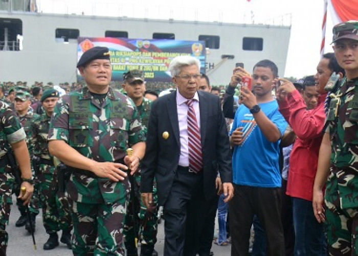 Satgas Yonif Raider 200/BN dan Yonif 133/YS Berangkat Menuju Provinsi Papua dan Papua Barat