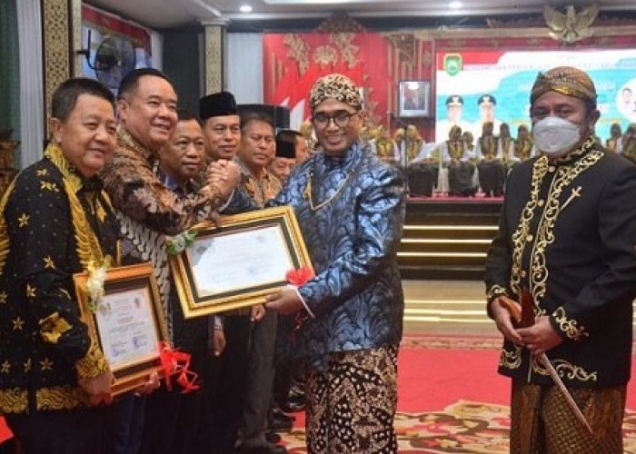 Gubernur Sumsel dan Bupati Lahat Terima Penghargaan Wali Pusat Pujasuma