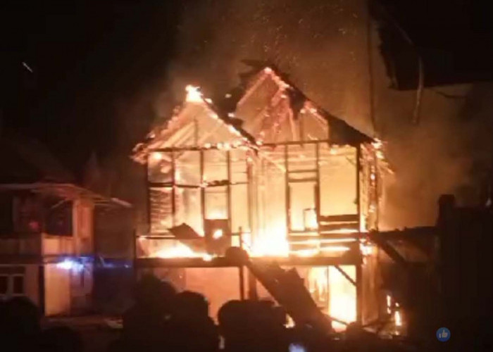 Pemilik Rumah Terbakar Menderita Penyakit Stroke di Desa Kepala Siring Kecamatan Tanjung Sakti Pumu