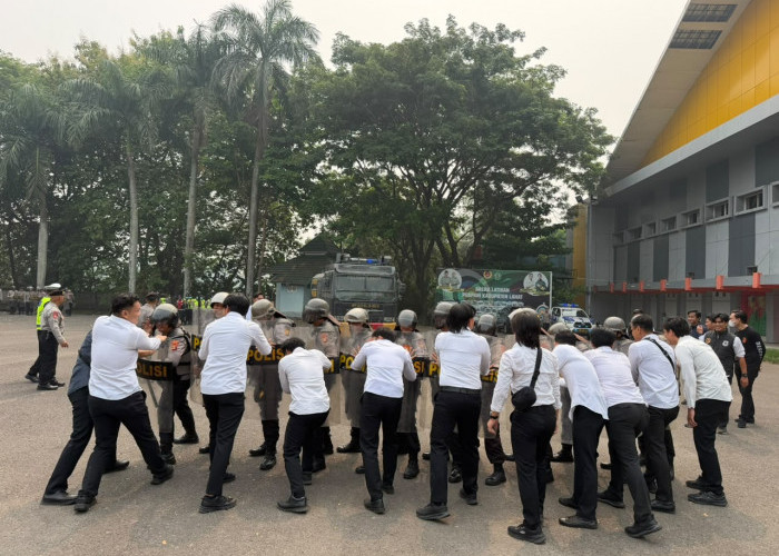 Kapolres Lahat Pimpin Simulasi Sispamkota, Sispam Mako dan Sispam Aspol untuk Tingkatkan Kesiapsiagaan Persone