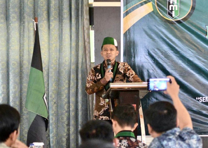 PB HMI Apresiasi Terobosan Bupati BZ Keluarkan Surat Edaran Laksanakan Sholat Fardhu Berjama’ah di Masjid