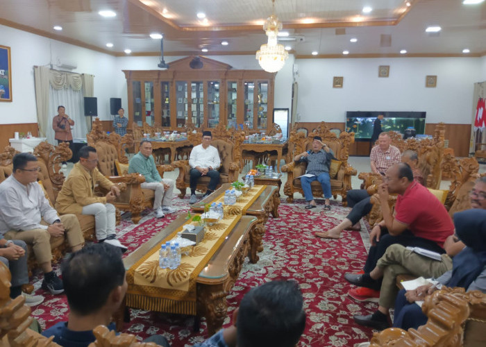 PT Lonsum dan Warga Palembaja Sepakat Perbaiki Jalan Kabupaten