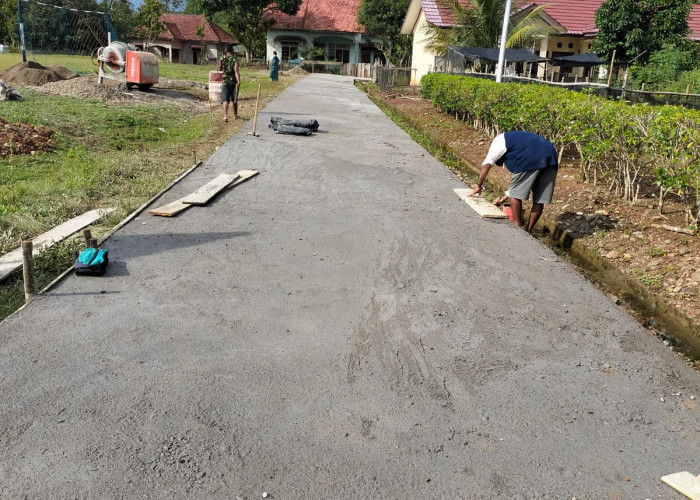 Akses Jalan 150 Meter Desa Lubuk Mabar Lahat Dicor Beton