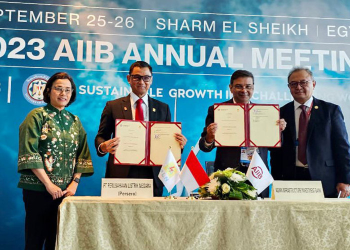 Di Sharm El-Sheikh, PLN Teken Kerja Sama Pendanaan Transisi Energi Bersama AIIB dan PT SMI