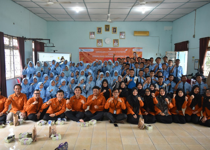 Gerakan Literasi Statistik dan Sosialisasi Sensus Ekonomi 2026 di SMA Negeri 4 Lahat