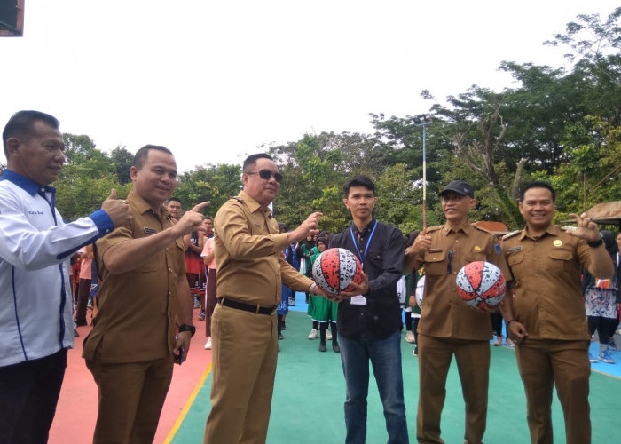Bupati Lahat Buka Turnamen Basket Antar SMP/SMA se Kabupaten Lahat 