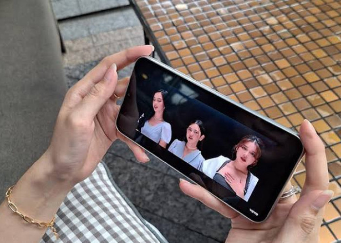 Banyak yang Nggak Tau, Nih 4 Rekomendasi HP dengan Layar Lebar, Bikin Puas Nonton Film