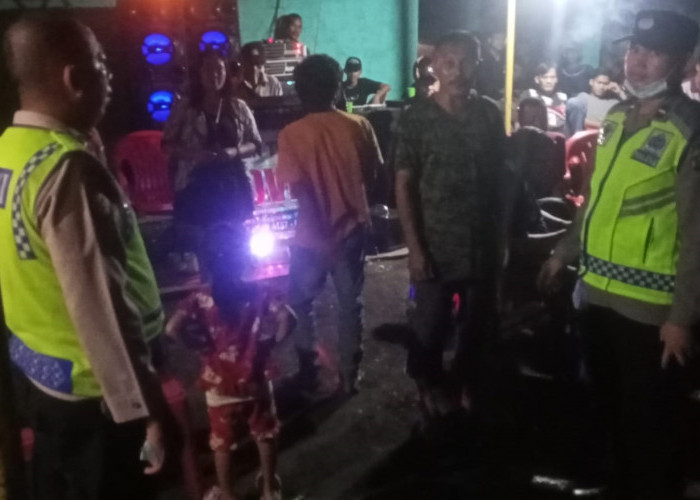 Regu ll Piket SPK Polsek Merapi Barat Bubarkan Acara Orgen Tunggal di Tanjung Pinang