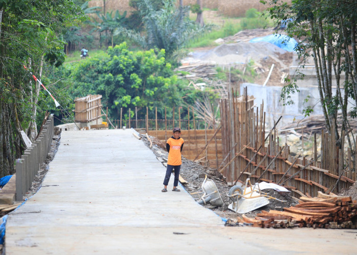 Bangubsus  Hadirkan Jalan Strategis di OKUS, Herman Deru: Mobilitas Warga Kini Lebih Efisien
