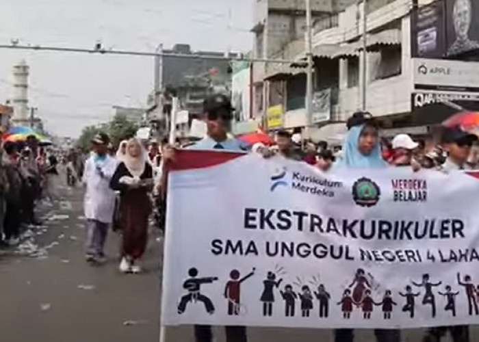 Pemenang Lomba Baris Berbaris SMA/SMK Pawai Pembangunan Lahat HUT RI Ke 78