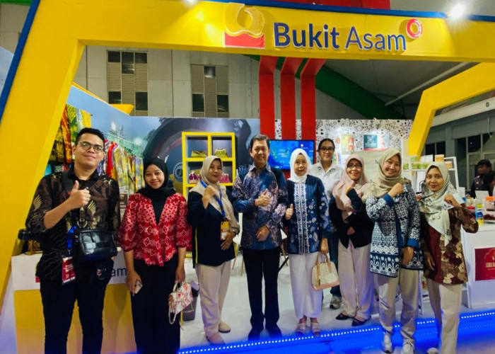 Mitra Binaan Bukit Asam (PTBA) Ramaikan Puncak Hari UMKM Nasional 2024