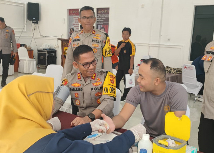 Bhakti Sosial Donor Darah dalam rangka HUT Humas Polri di Aula Polres Lahat