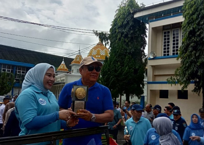 Wow, Ribuan Masyarakat dan Ratusan Pelajar Sambut Piala Adipura Kabupaten Lahat