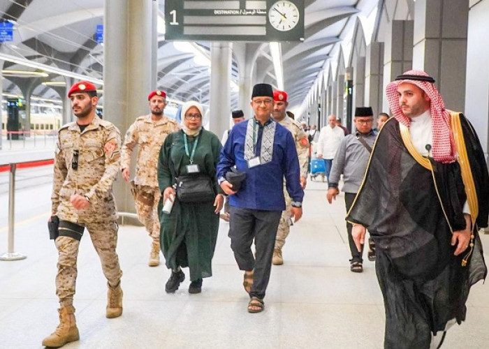 Anies Baswedan Sudah Tiba di Tanah Air Menuju Bandara Mendapatkan Pengawalan Aparat Kerajaan Arab Saudi