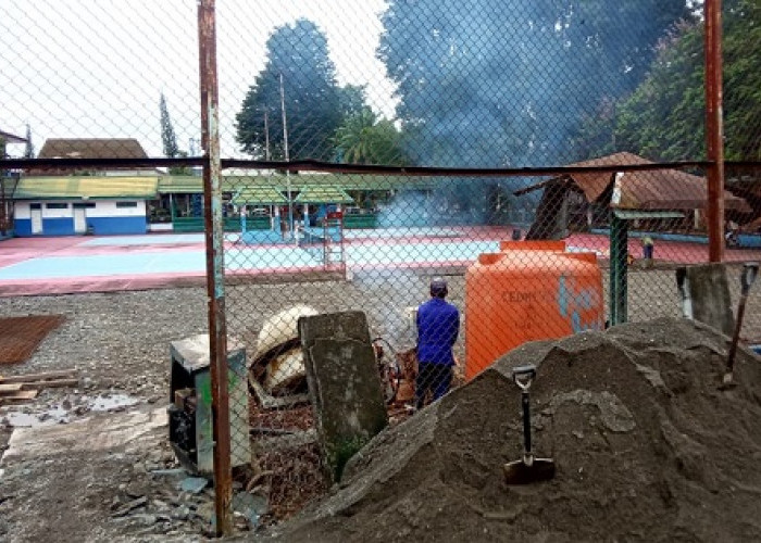 Porprov Sebentar Lagi, Lapangan Tenis Kabupaten Lahat ini Mulai Dipercantik 