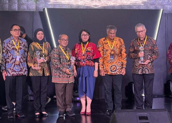 Bukit Asam (PTBA) Raih Penghargaan Annual Report Award 2023