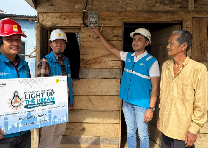 Berkah Ramadhan, PLN UP3 Lubuklinggau Berbagi Listrik Gratis untuk Warga Prasejahtera di Karya Bakti