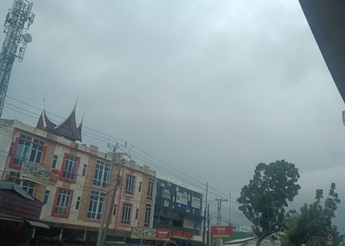 Langit Kota Palembang Sempat Gelap