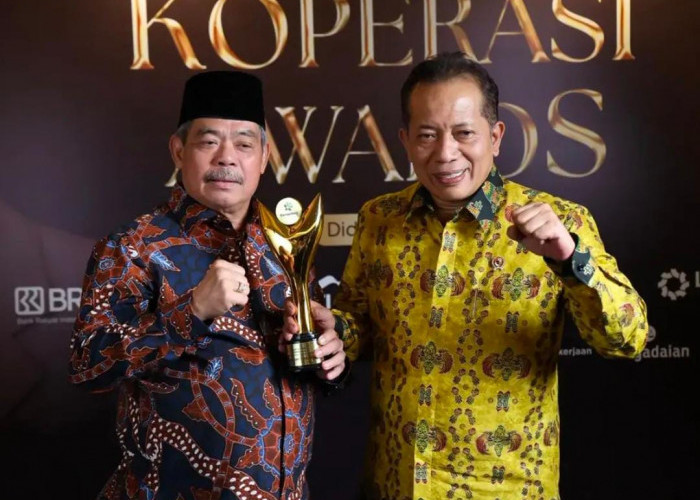 Luar Biasa! Bursah Zarnubi Terima Koperasi Award 2026, Penguatan Ekonomi Daerah Jadi Sorotan