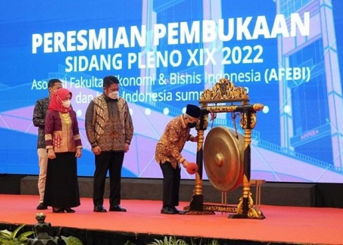 Dihadapan Wapres, Herman Deru Kenalkan GSMP Pada Forum AFEBI dan Halal Summit 2022