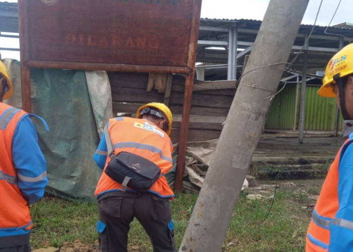 PLN ULP Baturaja Gerak Cepat Respon Laporan Warga, Perbaiki Posisi Kabel Rendah demi Keamanan