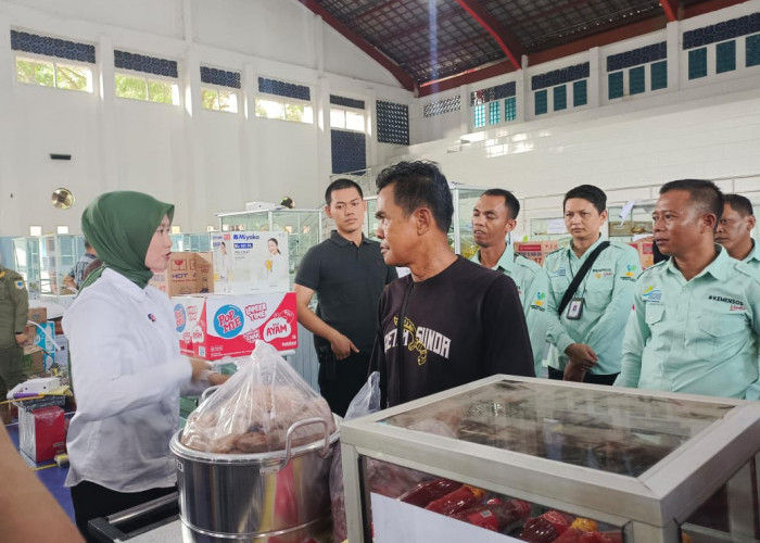 Wabup Widia Distribusi UPEK, Harap Dapat Memutar Modal dan Keluar dari Bantuan Pemerintah