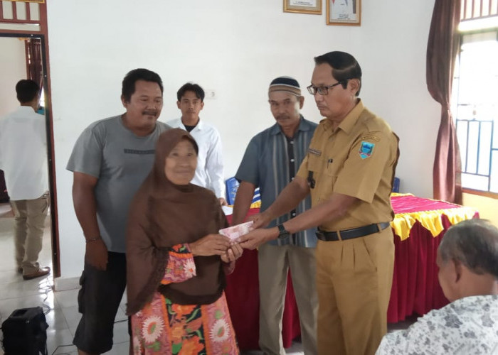 72 KPM Desa Tanjung Aur Terima BLT Tiga Bulan Terakhir