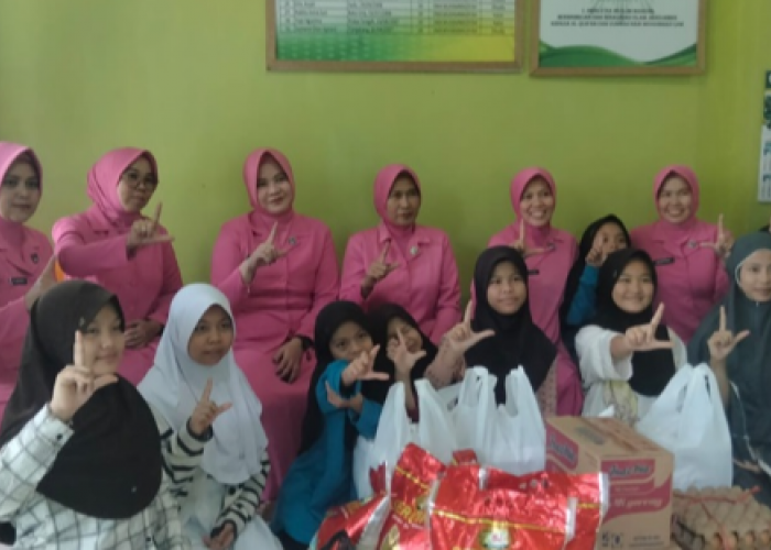 Peduli Anak Yatim dan Kurang Mampu, Bhayangkari Satlantas Polres Lahat Kunjungi Panti Asuhan Putri Sakinah