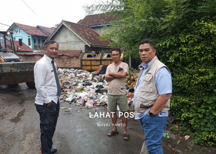 DLH Lahat Respon Cepat Pengaduan Masyarakat Terkait Sampah 