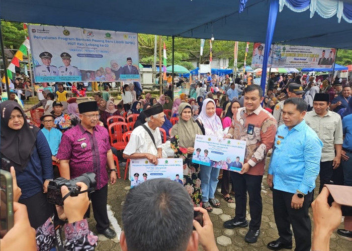 PLN untuk Rakyat: Salurkan Bantuan Pasang Baru Listrik (BPBL) pada HUT Lebong ke-22