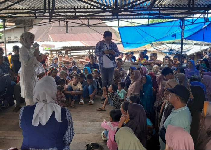 Ratusan Warga Lesung Batu Sambut Kehadiran Cawabub Lahat Widia Ningsih Dan Siap Menangkan BZ-WIN