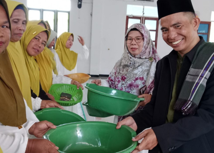 Senangnya Ibu ibu 10 Desa, Dapat Siraman Rohani Sebulan Sekali, Kegiatan Pengajian BKMT Lahat Selatan