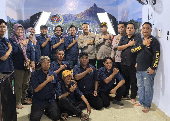 PWI Lahat Podcast Kupas Ironi Anak Sayat Orang Tua, Kapolsek Merapi Paparkan Kronologi dan Buktikan Respon Cep