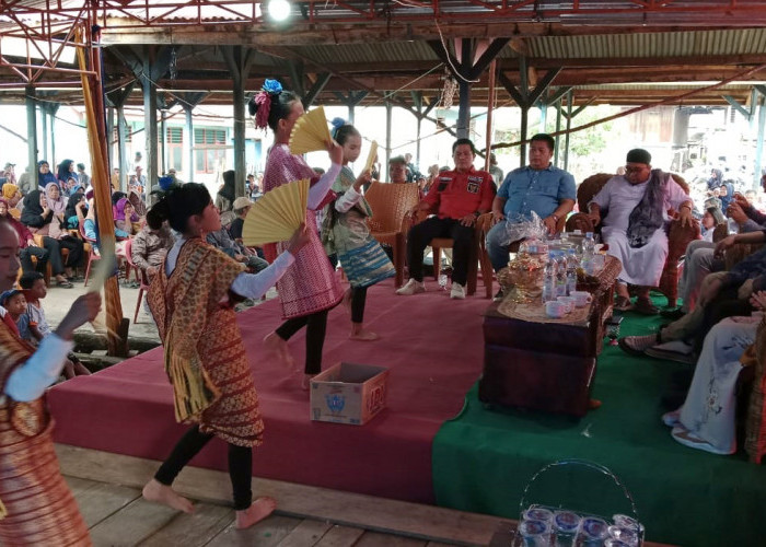 Sholawat Busyro dan Tarian Palembang Darussalam Sambut Kehadiran YMBM di Singapure