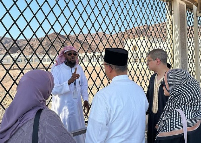 Usai Kunjungan ke Bukit Uhud Anies Baswedan Membuat Tulisan Menyentuh Banget