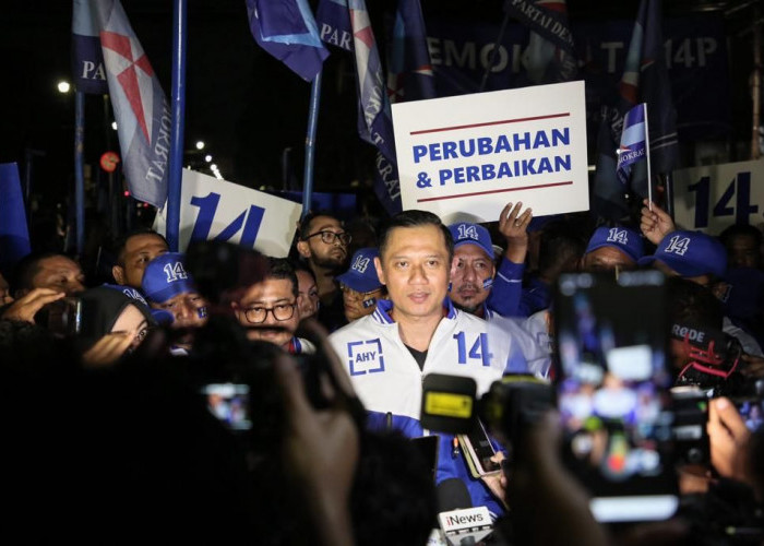 Jalan Kaki Ke KPU Diiringi Ratusan Kader, AHY: Kami Siap Ikut Pemilu, Perjuangkan Perubahan & Perbaikan