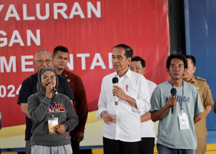 Presiden Jokowi bersama Pj Gubernur Agus Fatoni Salurkan Bantuan Pangan di Kota Lubuk Linggau