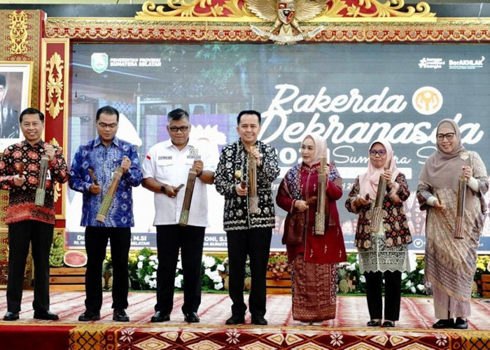 Pj Gubernur Agus Fatoni bersama Pj Ketua Dekranasda Tyas Fatoni Buka Rakerda Dekranasda Sumsel Tahun 2024