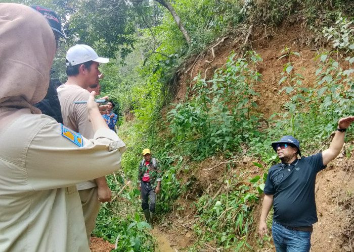 Dinas PU-TR Lahat Survei Irigasi dan Bendungan Rusak di Desa Sukabumi
